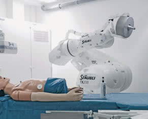 Roboty Stäubli jako asystenci w onkologii  