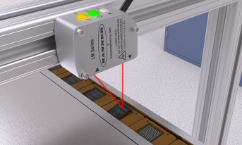 Laserowy miernik odległości o rozdzielczości 0,002 mm w zakresie pomiarowym 40...80 mm