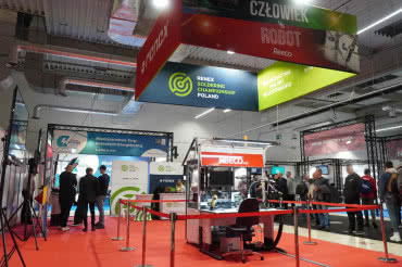 Dzikie karty, człowiek vs robot, zawody w skręcaniu - RENEX Group na Warsaw Industry Week 