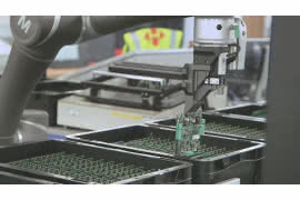 Firma Hanover Displays automatyzuje testowanie zespołów płytek obwodu drukowanego za pomocą kobotów