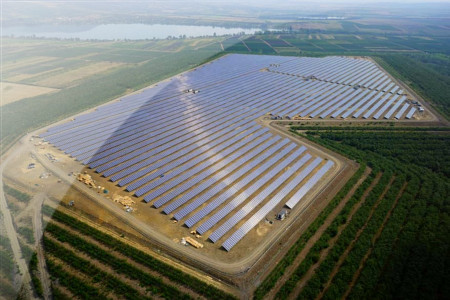 RWE uruchomiło farmę słoneczną na Węgrzech