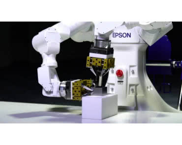 Czujniki siły dla robotów przemysłowych. Jak zwiększyć skuteczność montażu delikatnych detali?