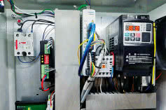 Cynowanie wyprowadzeń przekaźników przy użyciu zaawansowanego sterownika mocy RSR92-24I80 