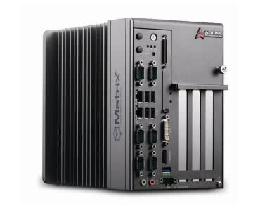 Komputer przemysłowy z 2 portami CAN i trzema slotami PCI/PCIe