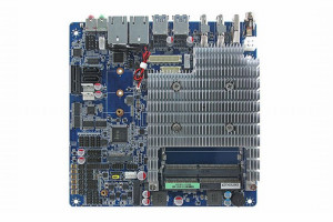 Płyta główna Mini ITX z obsługą 3 wyświetlaczy i wbudowanym wzmacniaczem audio