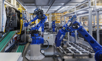 Yaskawa i EGS Automation zautomatyzowały produkcję osłon czujników radarowych dla motoryzacji