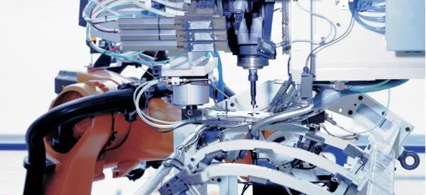 Roboty nowej ery: Sterowanie siłowe robotami przemysłowymi 