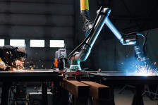 Universal Robots UR8 Long: optymalizacja procesów spawalniczych dzięki zwiększonemu zasięgowi