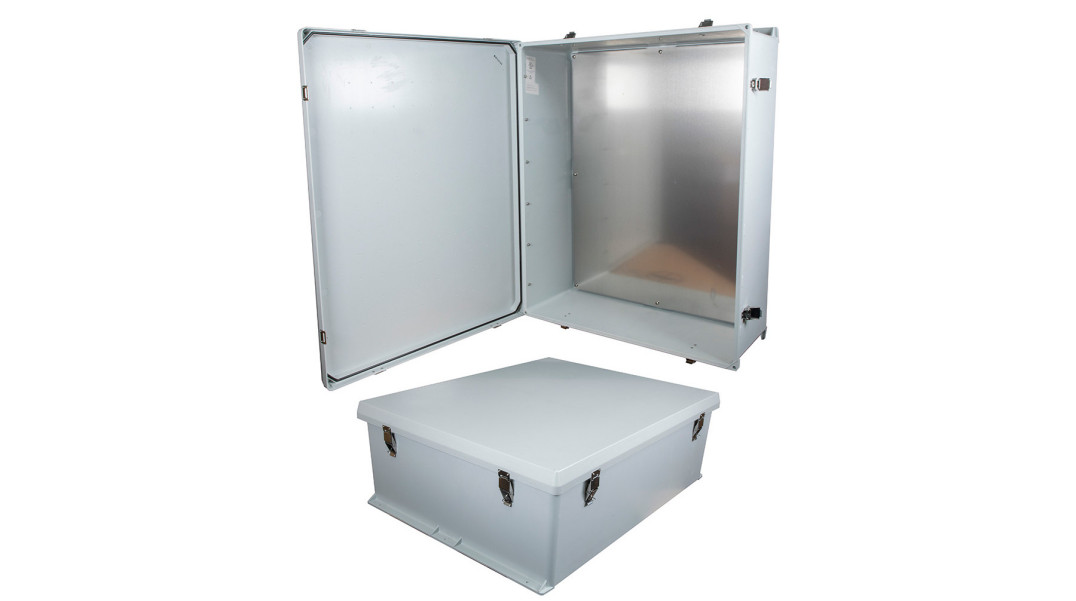 Obudowy poliestrowe rozmiaru 762 x 610 x 280 mm do pracy w ciężkich warunkach środowiskowych