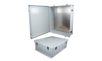 Obudowy poliestrowe rozmiaru 762 x 610 x 280 mm do pracy w ciężkich warunkach środowiskowych
