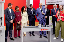 Fizyczna sztuczna inteligencja w centrum uwagi świata polityki i przemysłu na targach Hannover Messe 2026