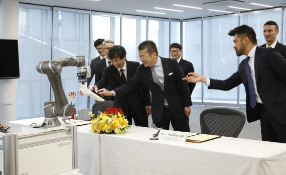 Omron wprowadzi do oferty roboty współpracujące Techman Robot 