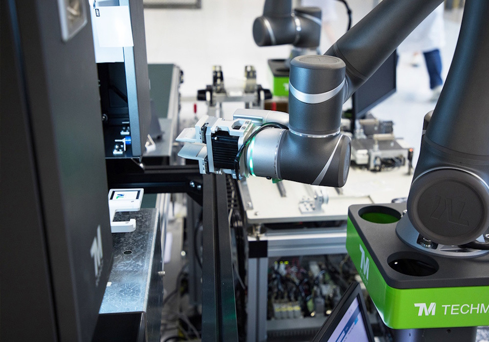 Roboty współpracujące z serii TM AI