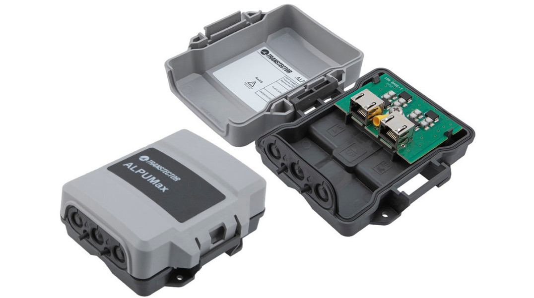 Przemysłowy moduł przeciwprzepięciowy do zastosowań w sieciach 10 Gigabit Ethernet i PoE++