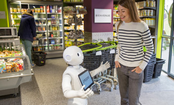 URG przejmuje SoftBank Robotics