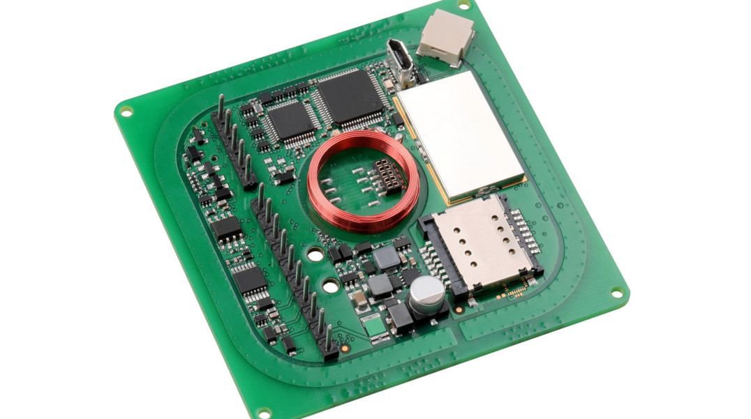 Uniwersalny czytnik RFID z obsługą ponad 60 standardów transmisji 125 kHz/13,56 MHz