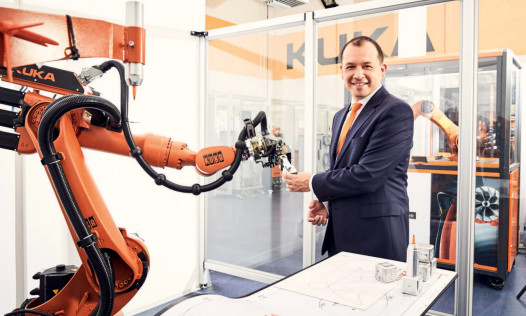 Specjalizujemy się w kompleksowej automatyzacji opartej na robotyzacji - rozmowa z Tomaszem Nowakiem, dyrektorem w KUKA Polska
