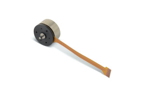 Silnik bezszczotkowy o wymiarach Ø32 x 17,6 mm i mocy znamionowej 32 W