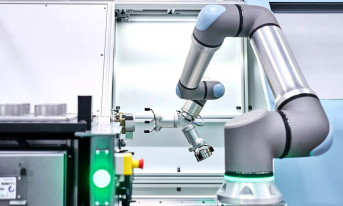 Nowy robot Universal Robots
