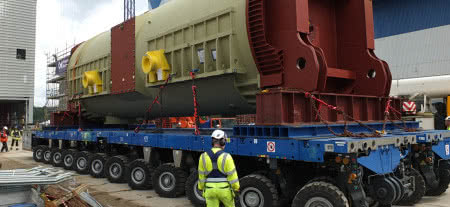 Do budowanej Elektrowni Opole dotarł gigantyczny generator 
