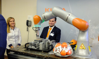 Najlepszy dla najlepszych: KUKA prezentuje swoje sprawdzone rozwiązania podczas konferencji Automotive w Krakowie