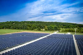 Świat zwraca się ku energii słonecznej - rośnie rynek regulatorów ładowania elektrowni PV 