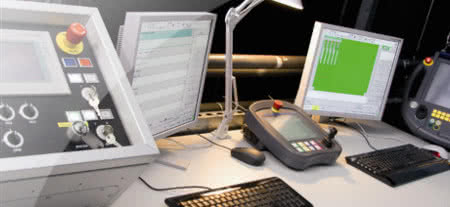 Modernizacja komputerowego systemu sterowania mechanizmami sceny Teatru Narodowego 