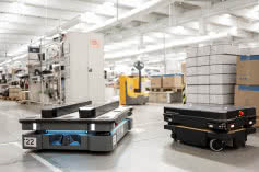 Rumuńska fabryka Eaton w Arad wdrożyła cztery autonomiczne roboty mobilne (AMR) marki MiR w celu optymalizacji procesów intralogistycznych 