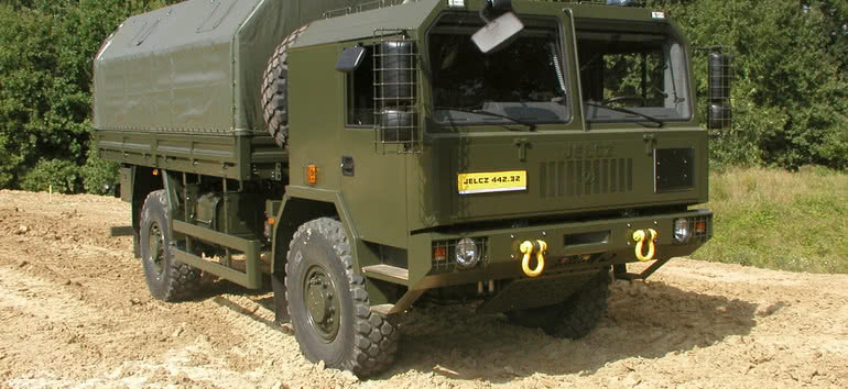Rolls-Royce dostarczy kilkaset silników do wojskowych ciężarówek marki Jelcz 