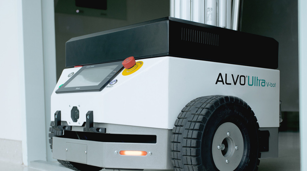 Mobilny robot dezynfekujący UV-C