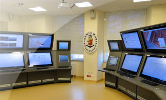 Akademia Morska w Szczecinie pracuje nad łodzią z napędem słoneczno-wiatrowo-elektrycznym