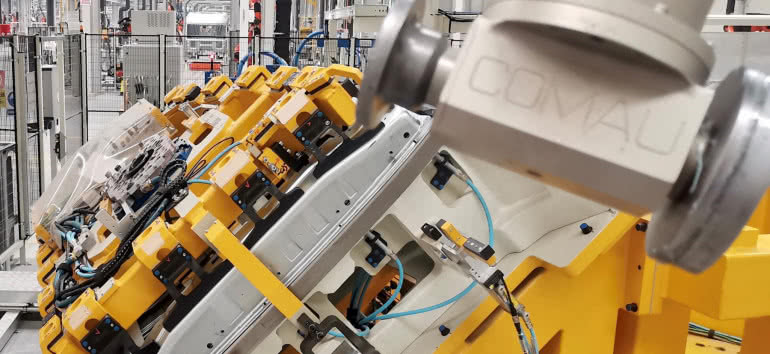 Comau dostarcza roboty dla pierwszej linii produkcyjnej samochodów ciężarowych Daimlera w Chinach 