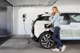 ABB wprowadza ekonomiczne ładowarki samochodów elektrycznych do użytku prywatnego 