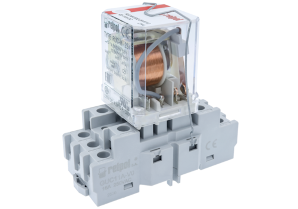 Gniazdo GUC11A-V0 do przekaźników RUC z montażem na szynę DIN 35 mm i 3 torami prądowymi