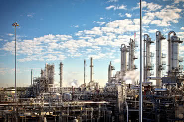 Qatar Petroleum współpracuje z firmą Chevron Phillips nad projektem petrochemicznym 