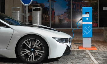 BMW ma nowy pomysł na sprzedaż pojazdów elektrycznych