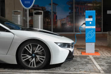 BMW ma nowy pomysł na sprzedaż pojazdów elektrycznych 