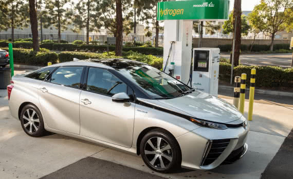 Toyota chce zwiększyć sprzedaż samochodów z napędem wodorowym 