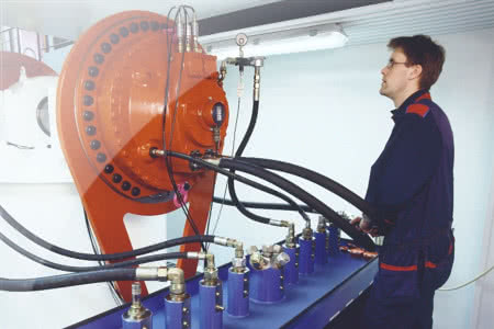 Bosch oferuje serwis układów napędowych Hägglunds 