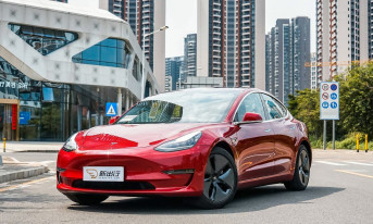 Tesla rozważa obniżenie cen produkowanego w Chinach Modelu 3