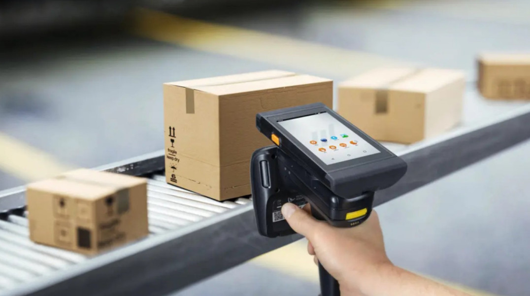 Modułowy komputer ręczny M2Smart SE w wersji z czytnikiem RFID UHF średniego zasięgu