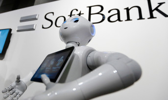 SoftBank ogranicza działalność w zakresie robotów