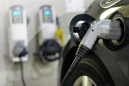 Łotwa inwestuje w sieć punktów ładowania pojazdów elektrycznych