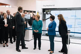 Angela Merkel odwiedziła stoisko Lenze na targach hanowerskich