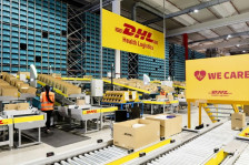 DHL uruchamia flotę 138 robotów Exotec – rewolucja automatyzacji magazynowej w logistyce farmaceutycznej