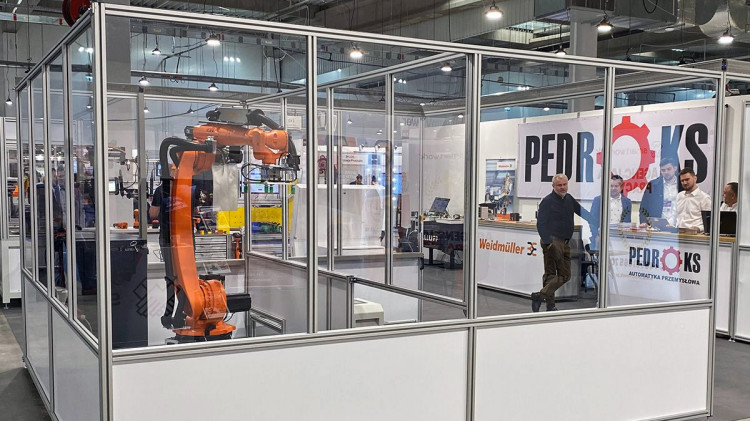 PEDROKS prezentuje na targach Warsaw Industry Week nową maszynę, która wykorzystuje produkty Weidmuller