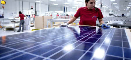 Rozwiązania National Instruments usprawniają produkcję paneli słonecznych w fabrykach firmy Siliken 