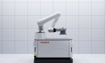 Wszechstronny, autonomiczny robot KMR iisy CR do pomieszczeń sterylnych