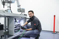 Universal Robots wprowadza płynną integrację ze sterownikami PLC Siemens 
