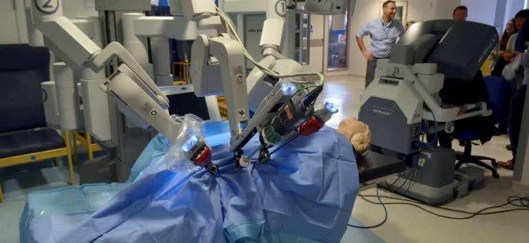 W Polsce dynamicznie rośnie liczba zrobotyzowanych operacji chirurgicznych 